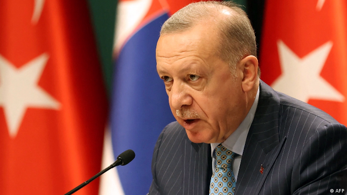 Erdoğan: Faizi indiriyoruz enflasyon da inecek
