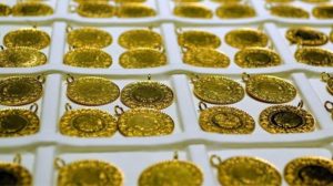 Güne düşüşle başlayan gram altın, 486 lira düzeyinden süreç görüyor