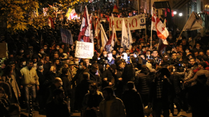 Gürcistan'da binlerce kişi, Saakaşvili için dayanak gösterisi düzenledi