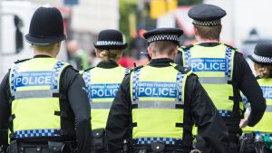 İngiliz Polisi: Polis hakkında endişeleniyorsanız polisi aramalısınız