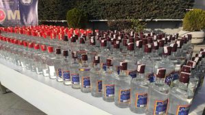 İstanbul'da 7 bin 716 şişe uydurma içki ele geçirildi
