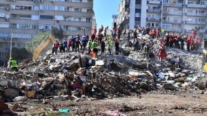 İzmir'de depremzedeler boş senet imzalamak zorunda kaldı; "İmzalamazsak kredi ve hak sahipliği imkânı tanınmayacaktı"