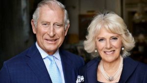 "Kraliçe Elizabeth'in yaşıyla birlikte etkinliklerden uzaklaşmasıyla Prens Charles ve Camilla çifti giderek öne çıkıyor"