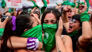 Kürtaj hakkını savunan Yeşil Dalga hareketi Latin Amerika'da kanunları nasıl değiştiriyor?