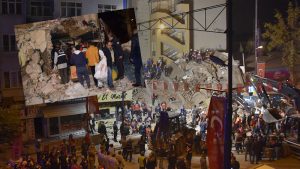 Malatya’da çöken binanın enkazından sağ çıkanlar anlattı: Büyük bir bela atlattık, beton blok üzerimize çöktü