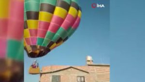 Meksika’da sıcak hava balonu konuta çarptı