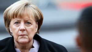 Merkel'den demokrasiyi savunma daveti