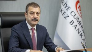 Merkez Bankası Lideri Kavcıoğlu, yılın son enflasyon raporunu sundu: 'Cari istikrar sağlandığında kur dengelenecektir'