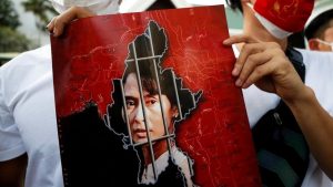 Myanmar'ın devrik başkanı Aung San Suu Çii, rahatsızlığı nedeniyle askeri cunta tarafından yargılandığı duruşmaya katılamadı