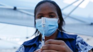 Omicron: Afrika'nın güneyindeki ülkelerde gereğince aşı var mı?