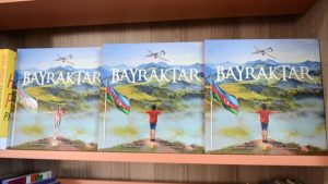 Selçuk Bayraktar'ın hayatı Azerbaycan'da kitap oldu