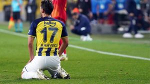 Son Dakika: Kanarya galibiyet hasretini dindiremedi! Fenerbahçe, alanında Kayserispor'la 2-2 berabere kaldı
