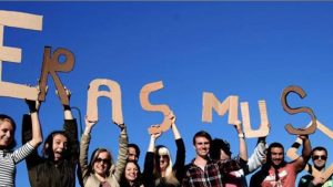 Türkiye'de öğrencilerin Erasmus hibelerine iktisat ayarı; devirlik değil en fazla 2,5 aylık hibe ödenecek