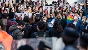 Tutuklanan Boğaziçi Üniversitesi öğrencileri: Ders kitapları hâlâ ulaştırılmadı; tabibin yazdığı ilaçlar verilmedi