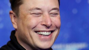 Twitter'da pay satma anketi yapan Musk, 5 milyar dolarlık pay sattı
