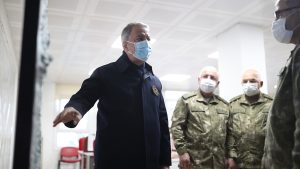 Ulusal Savunma Bakanı Akar ve TSK komuta kademesi hudut çizgisinde incelemelerde bulundu