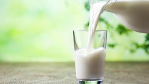 Üreticilerden süte yeni artırım sinyali!
