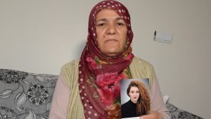 Yaklaşık 6 ay evvel kıyafeti nedeniyle akına uğrayan Kübra Ekin, 14 gündür kayıp