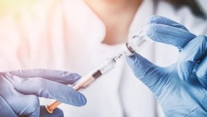 2. doz aşısının yanlış yapıldığını tez edip 100 bin liralık tazminat davası açtı