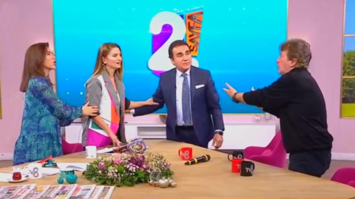 2. Sayfa programında eğlenceli anlar! Gerçek Kesit'in bir sahnesini canlandırdılar 2. Sayfa programında eğlenceli anlar! Gerçek Kesit'in bir sahnesini canlandırdılar