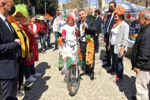 Adana Valisi Elban, Portakal Çiçeği Karnavalı'na 700 bin kişinin katıldığını açıkladı