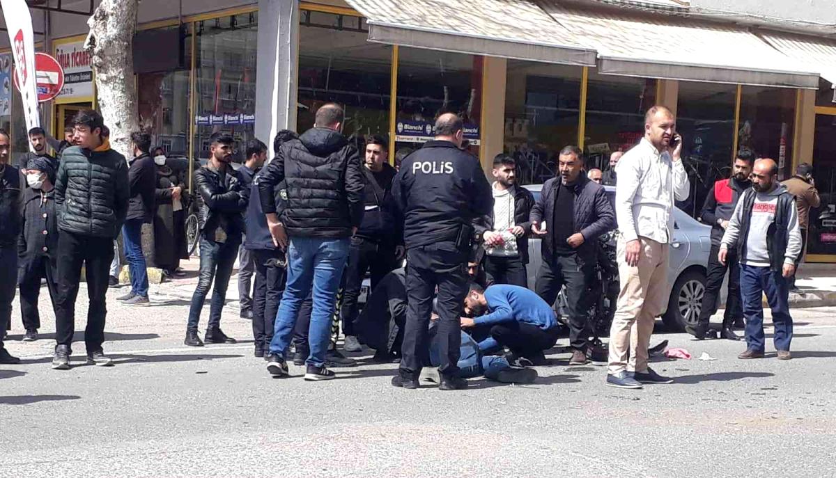 Adıyaman'da arabayla çarpışan motosikletin şoförü ağır yaralandı Adıyaman'da arabayla çarpışan motosikletin şoförü ağır yaralandı