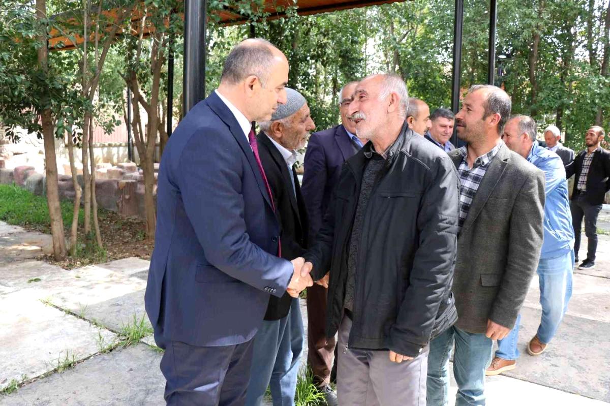 Aileler ortasındaki gerginliği Lider Aksoy bitirdi