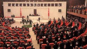 AKP milletvekilleri TBMM’ye yasa teklifi verdi; 2005'te kapatılan vakfın kurucusu üniversite kuracak