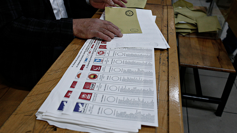 AKP'li vekilden erken seçim açıklaması AKP'li vekilden erken seçim açıklaması