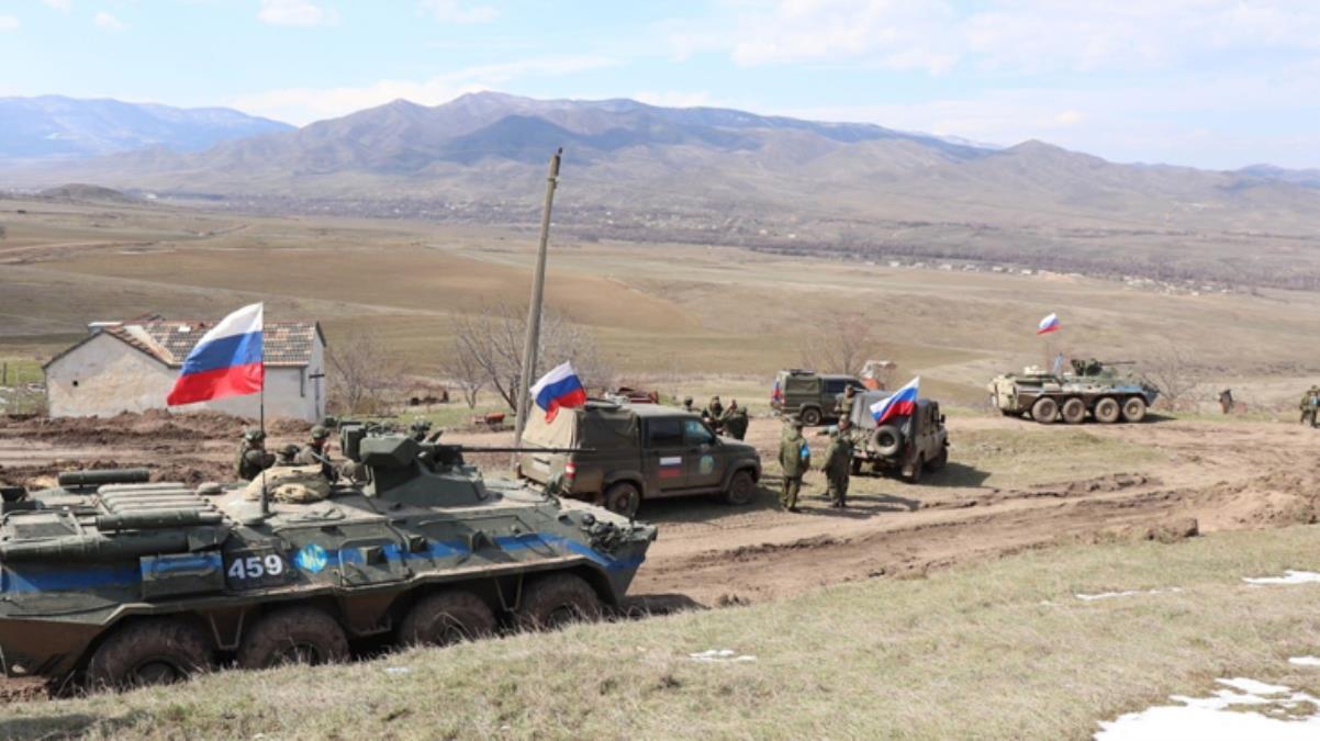 Azerbaycan ordusunun ele geçirdiği Farruh köyünün denetimi Rus ordusuna geçti