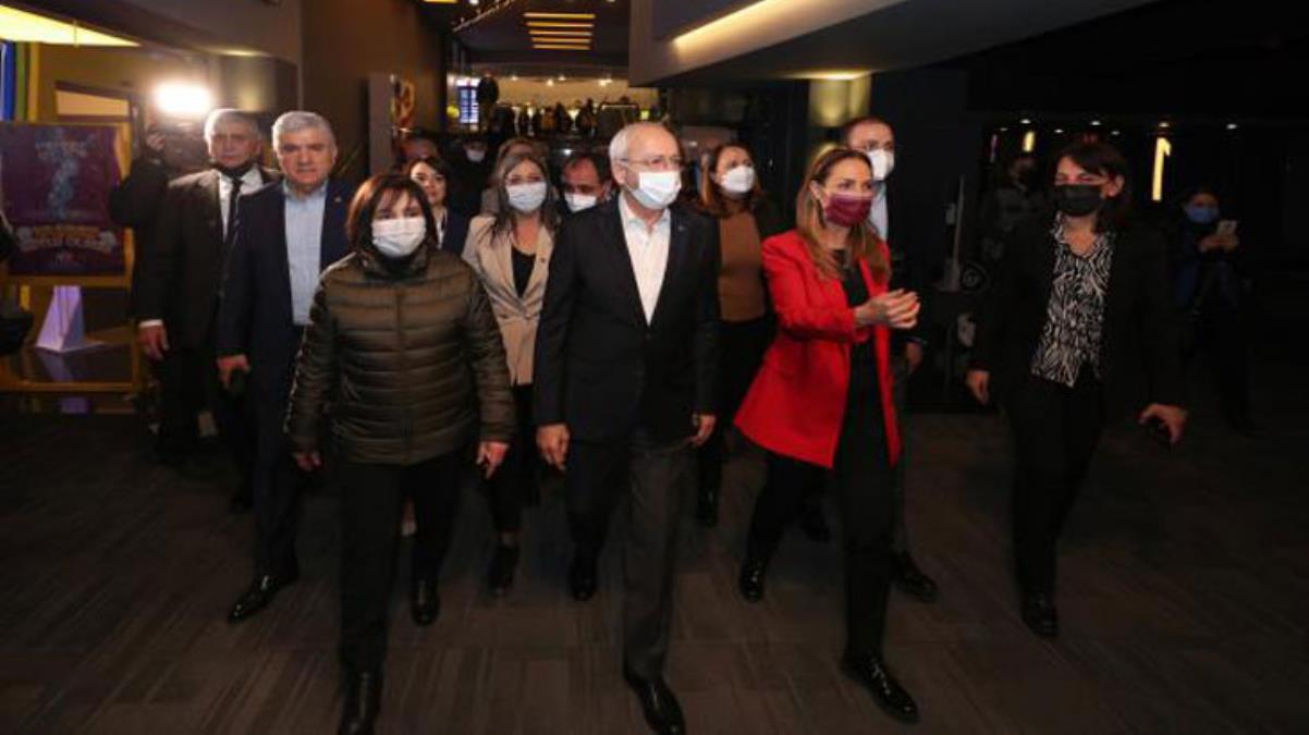 "Bergen" sinemasını izleyen Kemal Kılıçdaroğlu, İstanbul Mukavelesi'nin ehemmiyetini hatırlattı "Bergen" sinemasını izleyen Kemal Kılıçdaroğlu, İstanbul Mukavelesi'nin ehemmiyetini hatırlattı