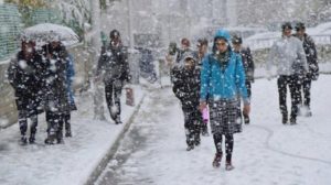 Eğitime kar engeli! 18 vilayette ağır yağış nedeniyle okullara orta verildi