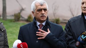 HDP'li Gergerlioğlu: Bahçeli tweet attı, pazar sabahı bu Meclis'ten yaka paça çıkarıldım; herkes bunu görebilir