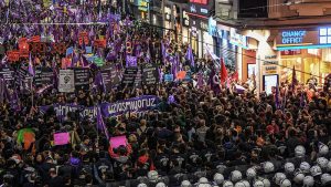 İstanbul Valiliği: 8 Mart Dünya Bayanlar Günü'nde Beyoğlu'ndaki yürüyüşe müsaade edilmeyecek
