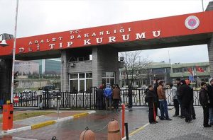 İstanbul’da bir erkek, eşi ve 2 çocuğunu öldürdü