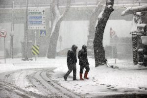 Kar Nisan ayında da devam edecek mi? İstanbul için yapılan 2 farklı yorum baş karıştırdı