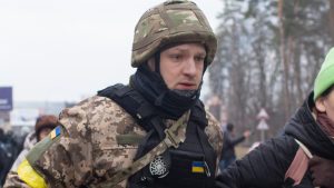 'Kara Güneş': Nazilerle bağlantılı sembol neden Ukrayna'da birtakım askerlerin üzerinde?