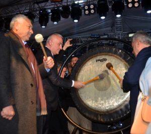 Memleketler arası Adana Portakal Çiçeği Karnavalı'nda açılış gongu çaldı