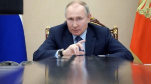 Putin, 15 yıl mahpus cezası getiren kararnameyi imzaladı! Batılı medya kuruluşları Rusya'dan çekiliyor