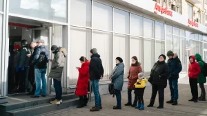 Rusya marketlerinde panik hâli: "Sovyetler Birliği'ne geri dönüyoruz"