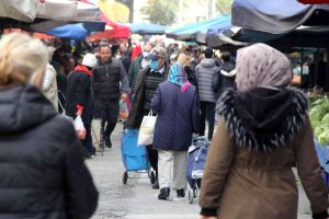 Samsun'da semt pazarları hareketli