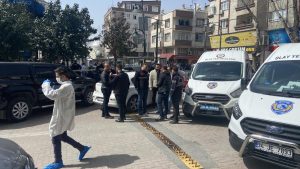 Zeytinburnu'nda aileler ortasında silahlı hengame: 1'i ağır 9 yaralı