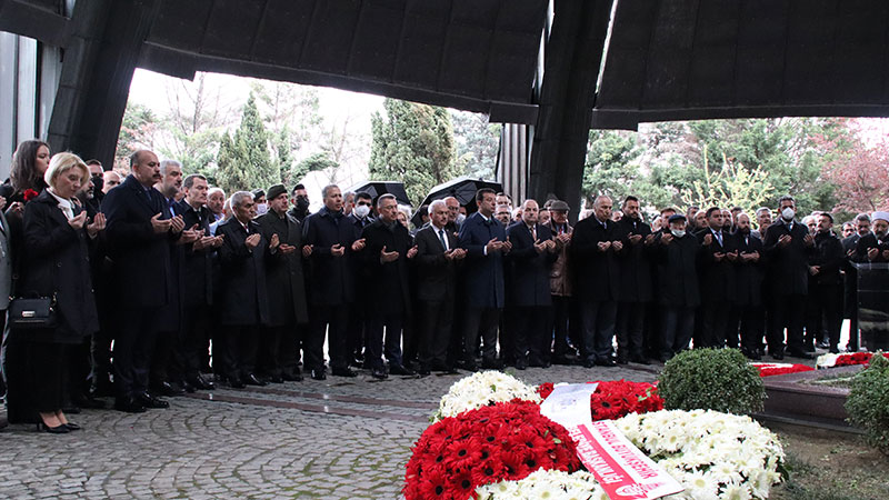 8. Cumhurbaşkanı Turgut Özal vefatının 29. yılında kabri başında anıldı