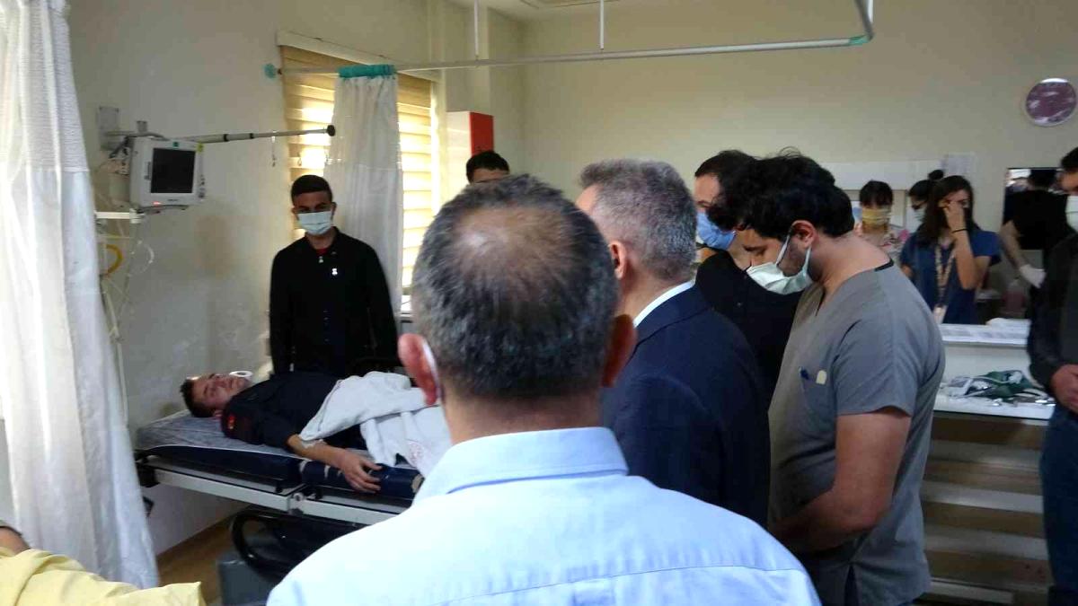 Adana Valisi Elban, kazada yaralanan askerleri ziyaret etti Adana Valisi Elban, kazada yaralanan askerleri ziyaret etti