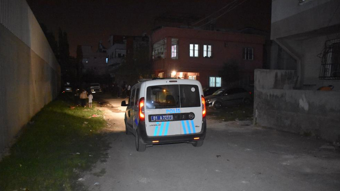 Adana'da bayan cinayeti: Boşanma basamağındaki karısını tekraren bıçaklayarak öldürdü Adana'da bayan cinayeti: Boşanma basamağındaki karısını tekraren bıçaklayarak öldürdü