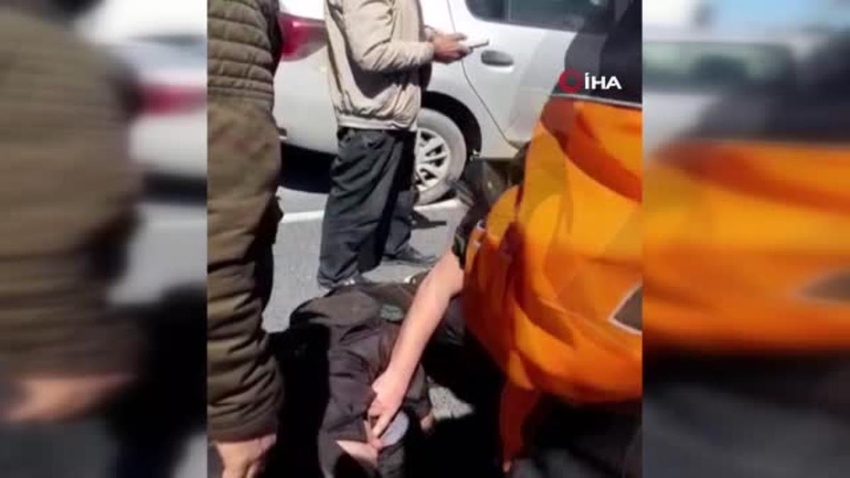 Arnavutköy'de yolun karşısına geçmeye çalışan yaşlı adama araba çarptı Arnavutköy'de yolun karşısına geçmeye çalışan yaşlı adama araba çarptı
