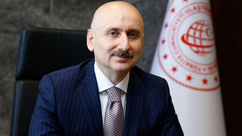 Bakan Karaismailoğlu'ndan İstanbul'daki ulaşım artırımına: Çok yanlış bir şey, vatandaşı özel araçtan caydırmak için ekonomik bir toplu taşıma sunmak zorundasın