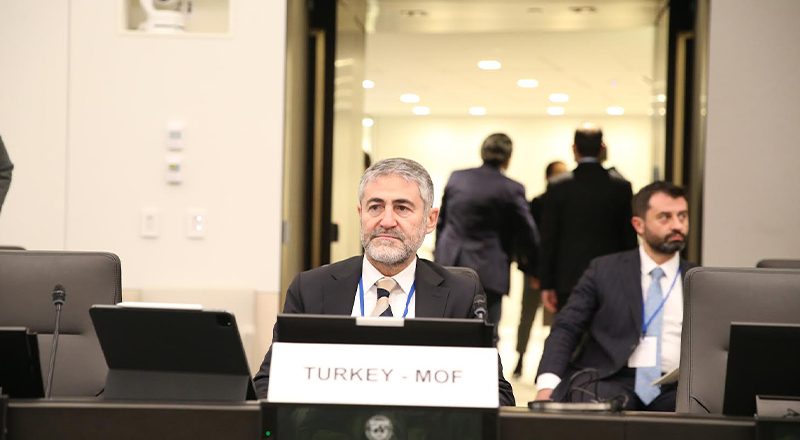 Bakan Nebati ABD'de birtakım şirket yöneticileriyle bir ortaya geldi