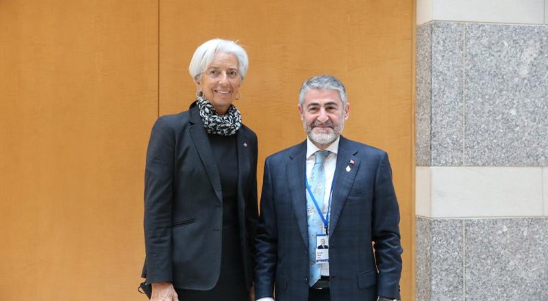 Bakan Nebati, Avrupa Merkez Bankası Lideri Legarde ile bir ortaya geldi