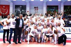 Bayanlar Voleybol 1. Ligi Play-off: Çukurova Belediyesi Spor Külübü: 3 Karşıyaka Spor Kulübü: 0